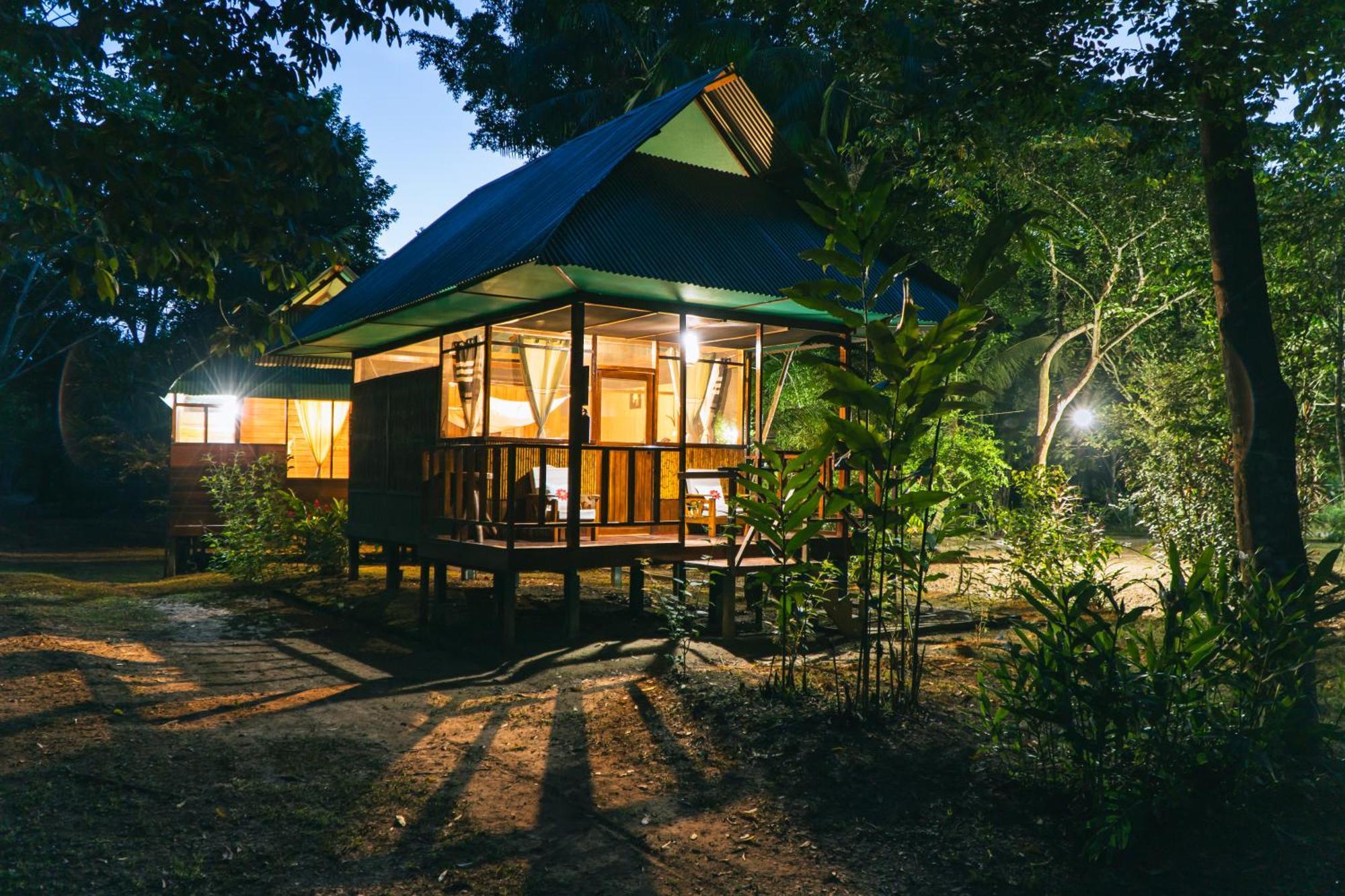 Passiflora Camp Puerto Maldonado Quarto foto