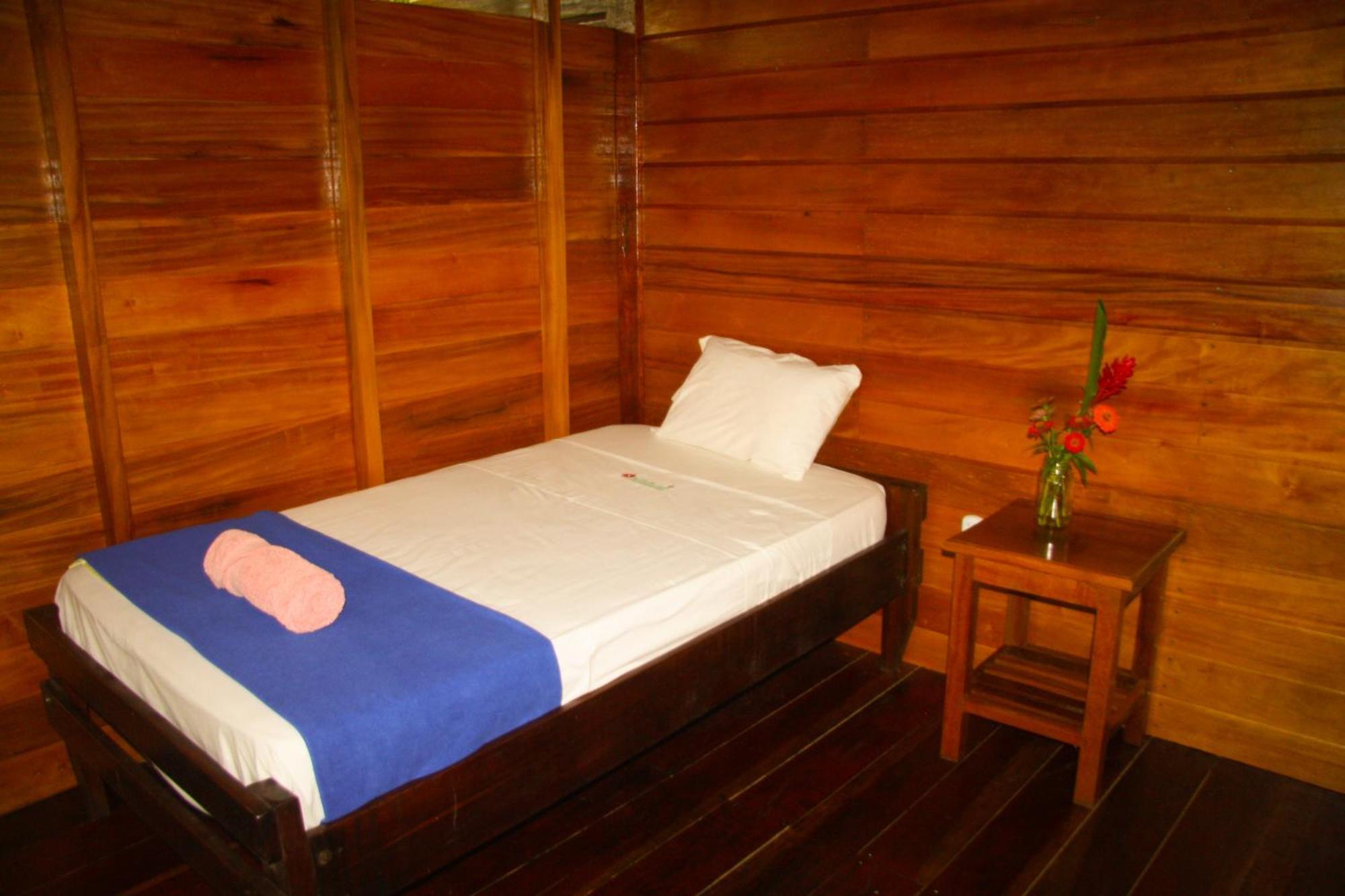 Passiflora Camp Puerto Maldonado Quarto foto